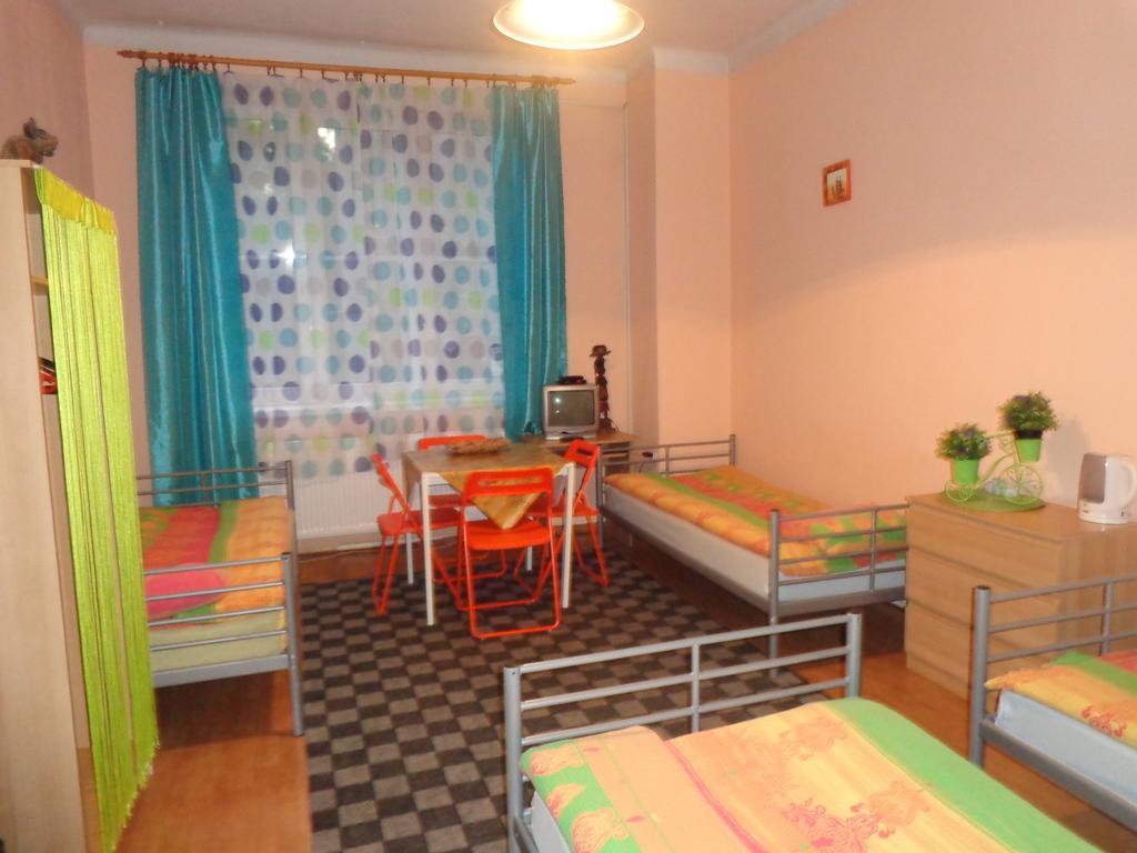 Hostel Taurus Krakow Phòng bức ảnh